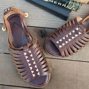 NWOT OLUKAI Hikina Leather Flat Strappy Sandals